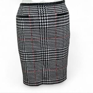 Talbots - Black and White Houndstooth Skirt with Red Accents - Size 8 Petite